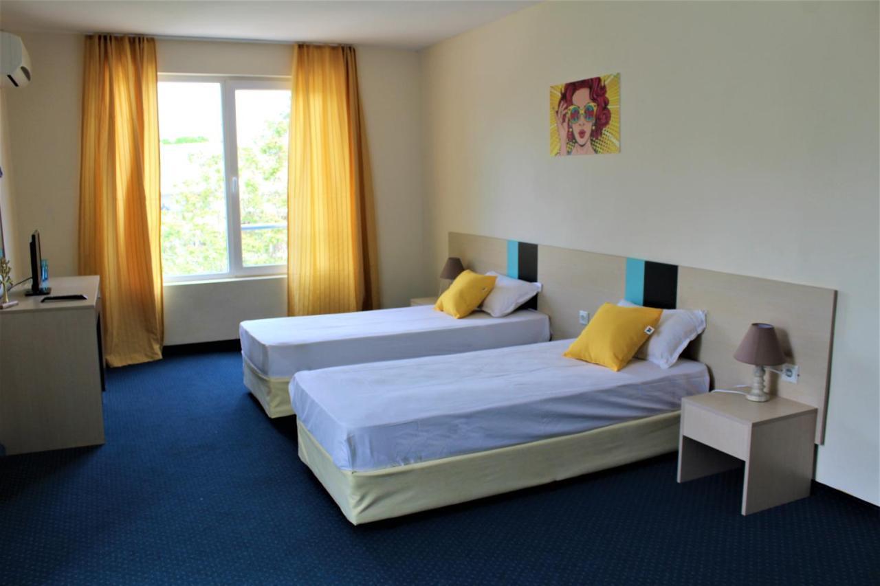 Pop Art Hotel Приморсько Екстер'єр фото
